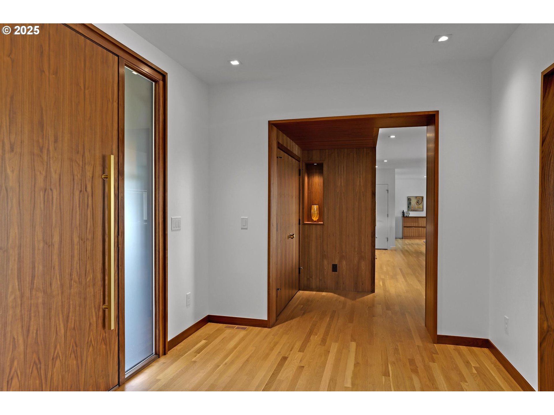 7750 Southwest Montclair Drive Portland, OR 97225 - Photo 6 of 48 Entrance/Foyer