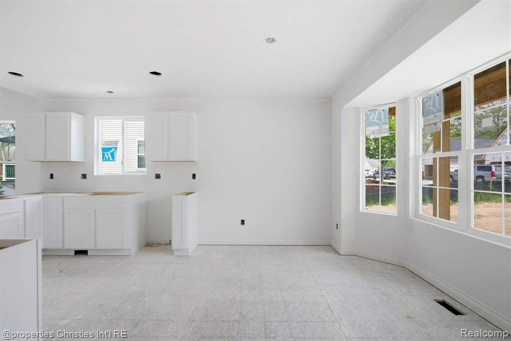 755 Nelson's Ridge Drive, Unit 1 Howell, MI 48843 - Photo 12 of 25 Gallery Image 12