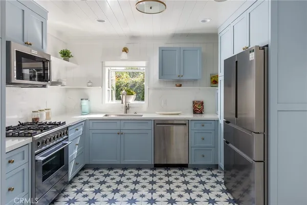 $885,000 | 610 East Marylind Avenue, Claremont, CA 91711