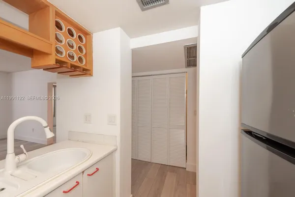 $2,400 | 2801 Florida Avenue, Unit 441, Miami, FL 33133