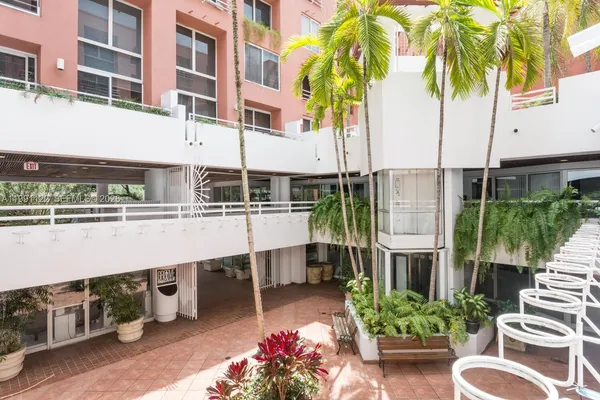 $2,400 | 2801 Florida Avenue, Unit 441, Miami, FL 33133