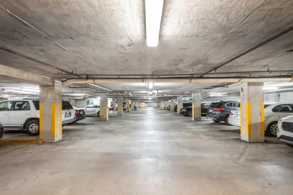 $2,400 | 2801 Florida Avenue, Unit 441, Miami, FL 33133