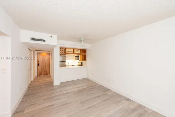 $2,400 | 2801 Florida Avenue, Unit 441, Miami, FL 33133