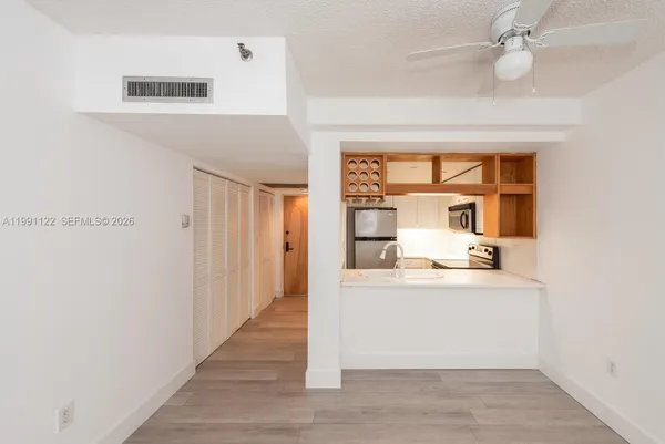$2,400 | 2801 Florida Avenue, Unit 441, Miami, FL 33133
