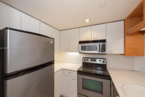 $2,400 | 2801 Florida Avenue, Unit 441, Miami, FL 33133