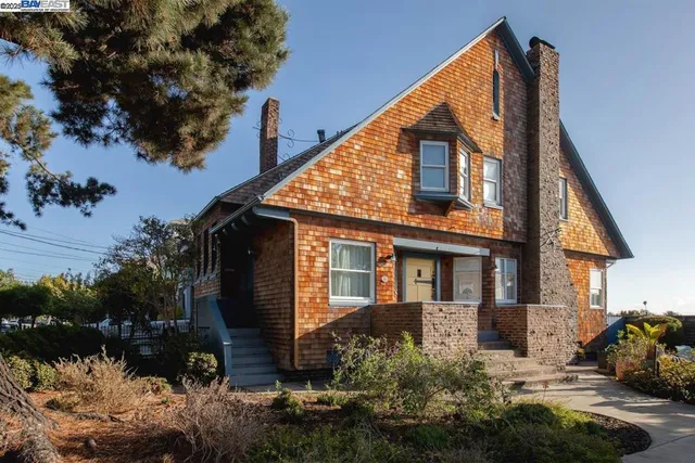 $1,295,000 | 2000-2000 Clinton Avenue, Alameda, CA 94501