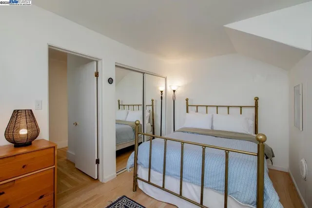 $1,295,000 | 2000-2000 Clinton Avenue, Alameda, CA 94501