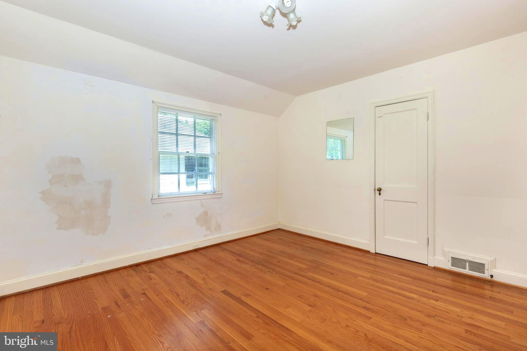323 Broadmoor Road Baltimore, MD 21212 - Photo 21 of 40 bedroom 2nd level