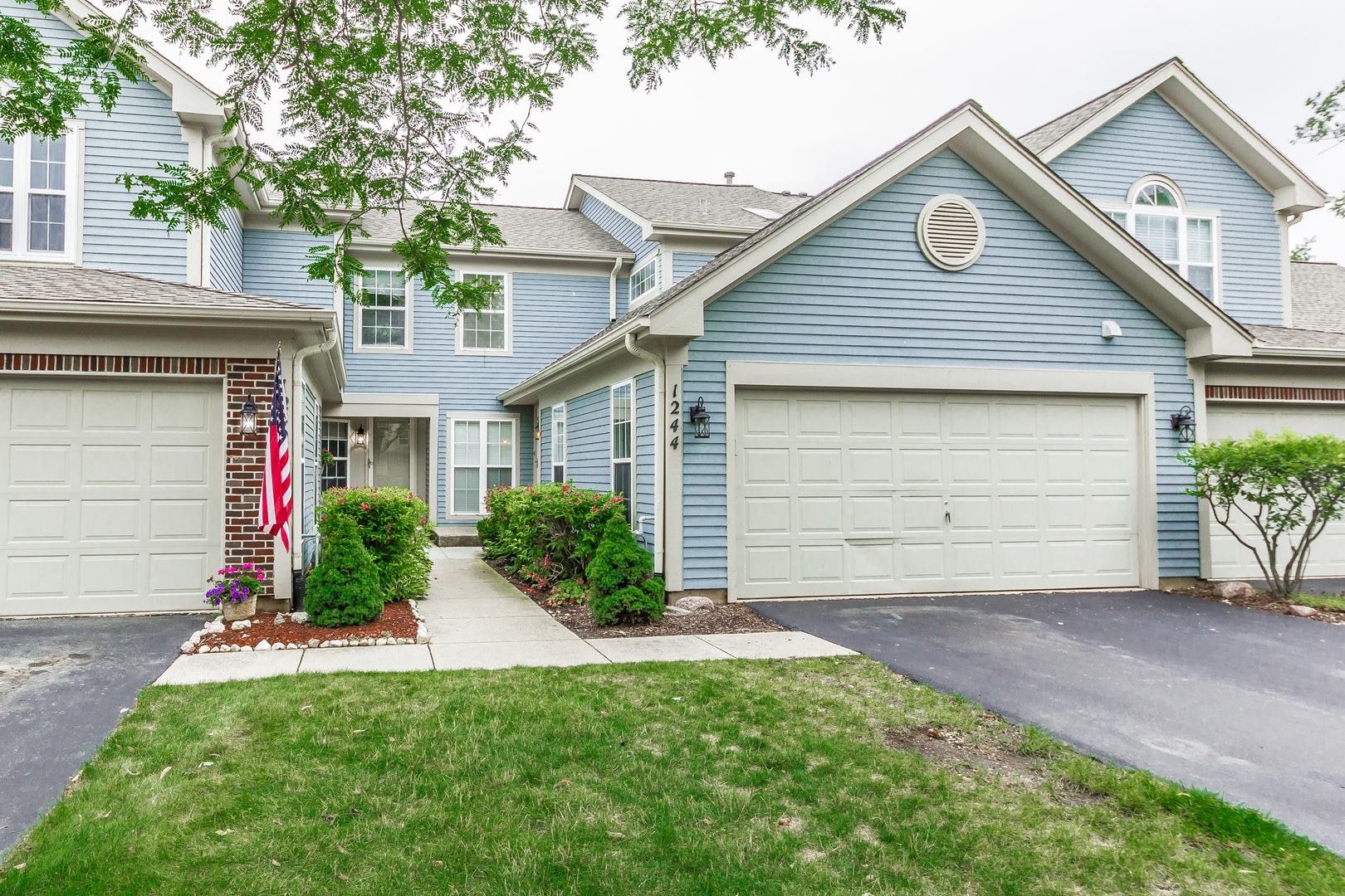1244 Coldspring Road Elgin, IL 60120 - Photo 2 of 21