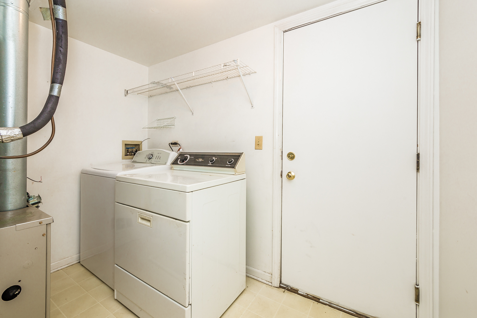 1244 Coldspring Road Elgin, IL 60120 - Photo 13 of 21