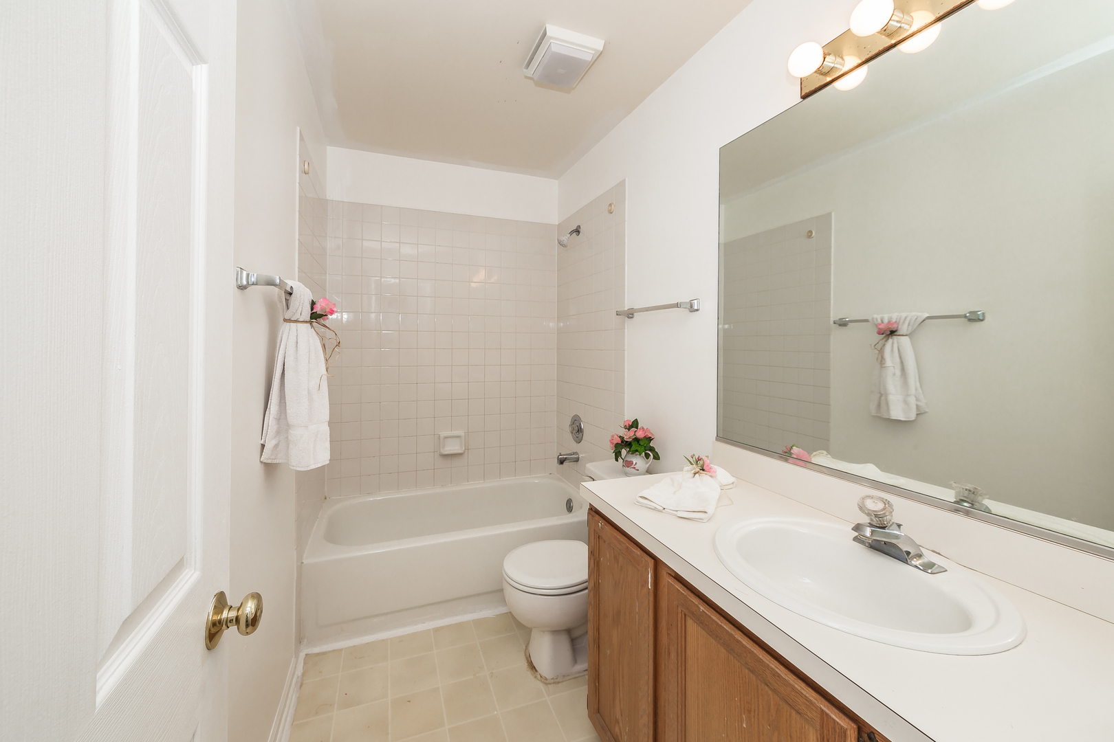1244 Coldspring Road Elgin, IL 60120 - Photo 20 of 21