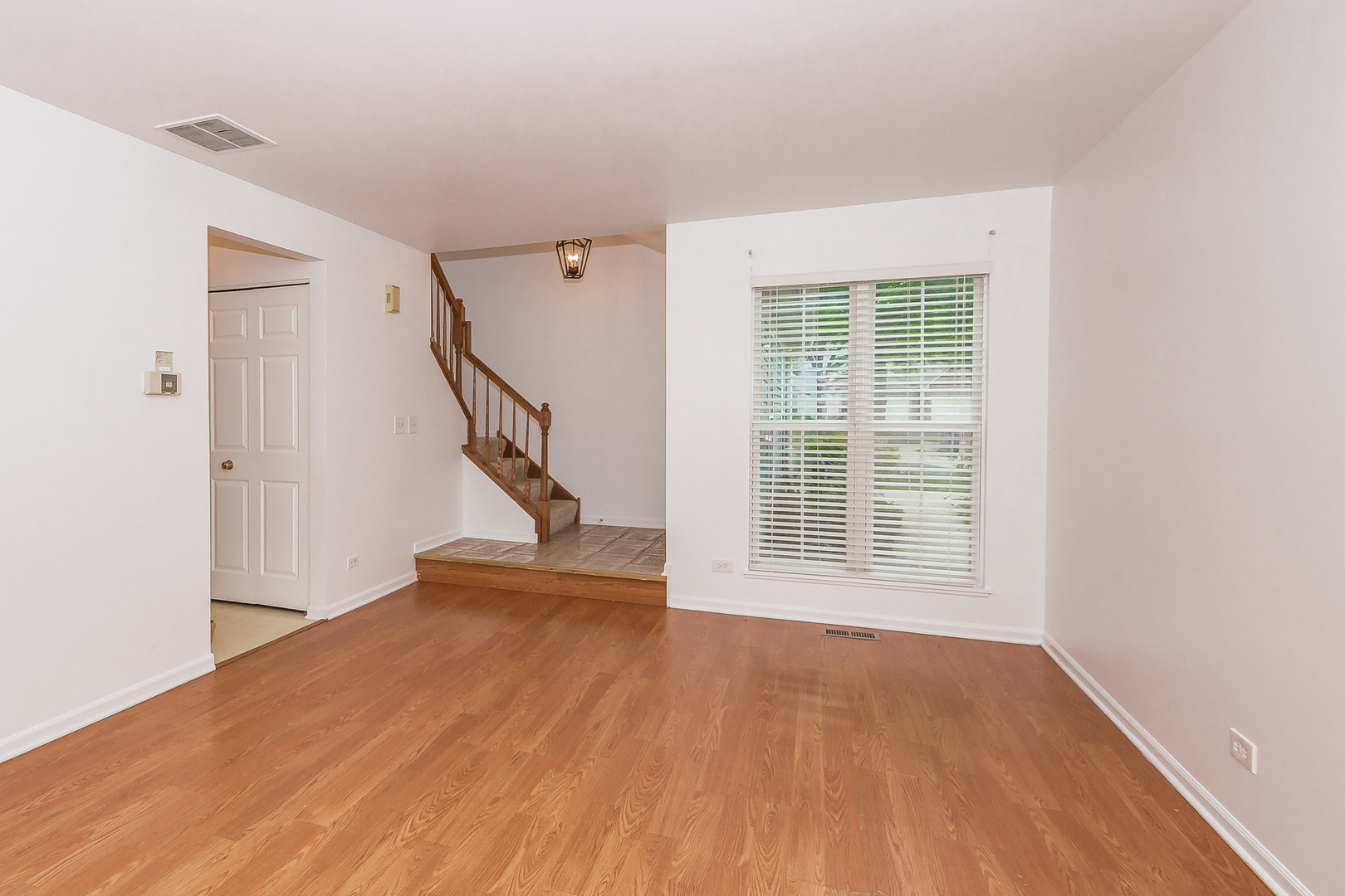 1244 Coldspring Road Elgin, IL 60120 - Photo 6 of 21