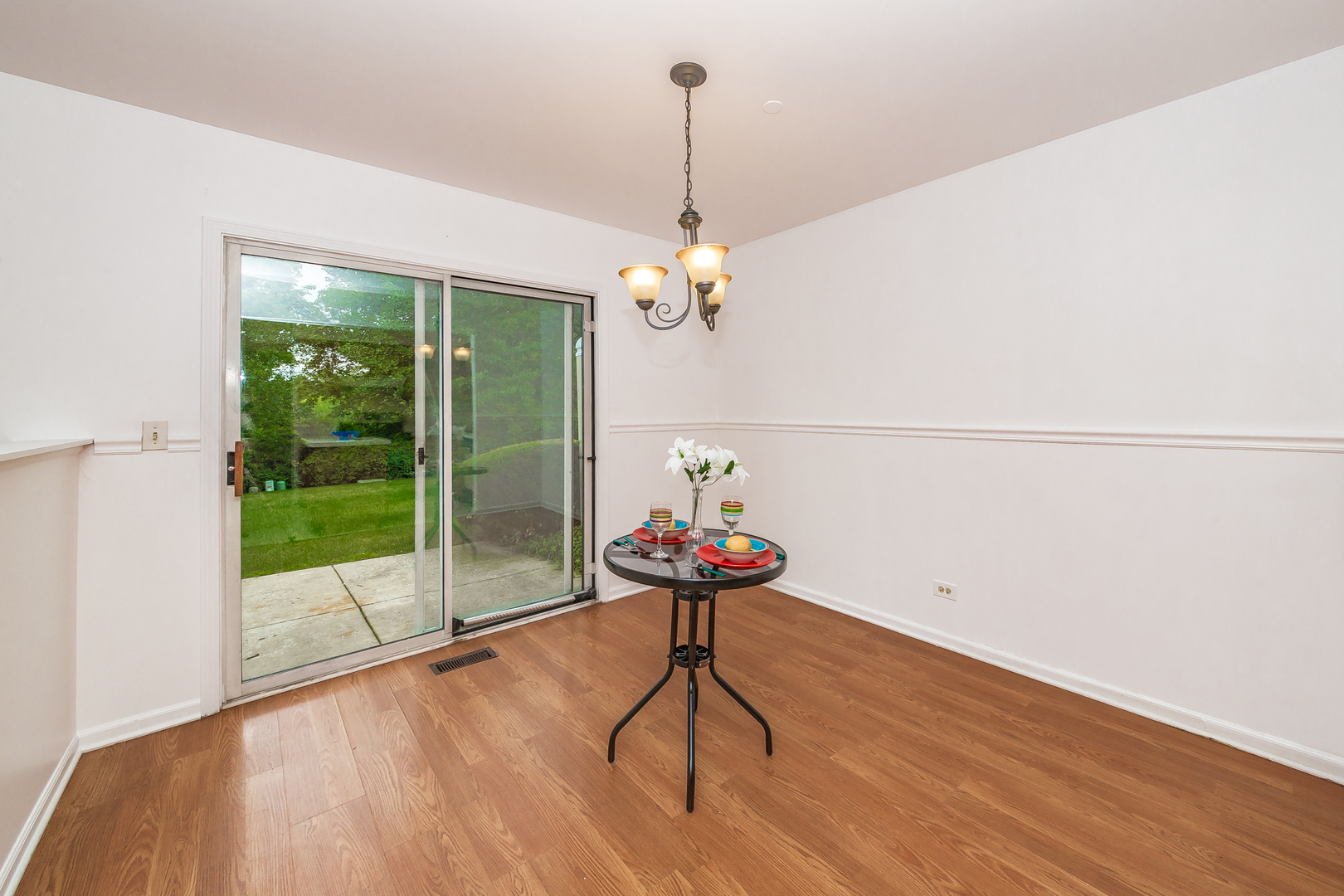 1244 Coldspring Road Elgin, IL 60120 - Photo 9 of 21