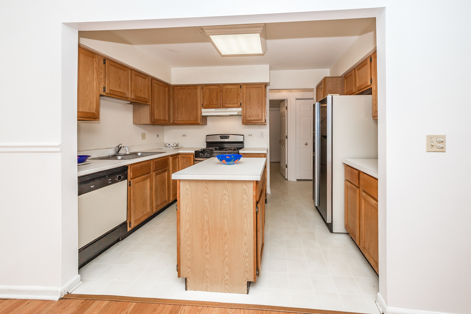 1244 Coldspring Road Elgin, IL 60120 - Photo 10 of 21