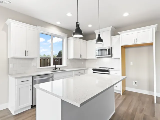 $619,900 | 2239 East Otter Loop, Unit 59, La Center, WA 98629