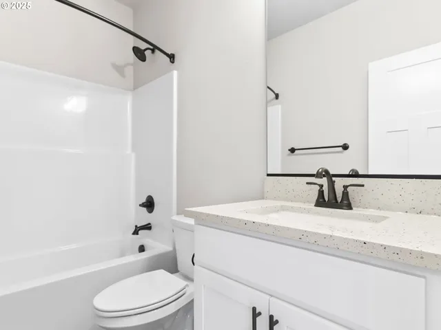 $619,900 | 2239 East Otter Loop, Unit 59, La Center, WA 98629