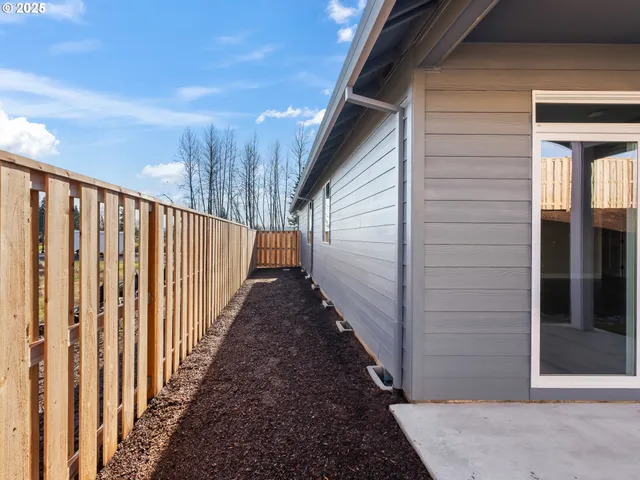 $619,900 | 2239 East Otter Loop, Unit 59, La Center, WA 98629