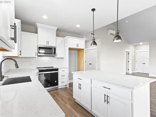 $619,900 | 2239 East Otter Loop, Unit 59, La Center, WA 98629