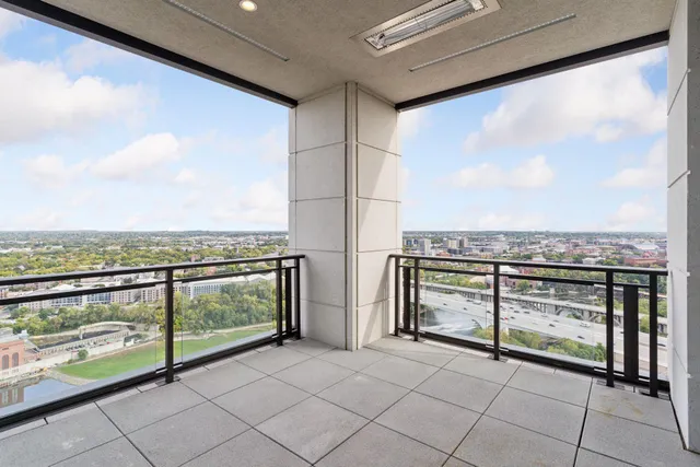 $1,695,000 | 1111 West River Parkway, Unit 26C, Minneapolis, MN 55415