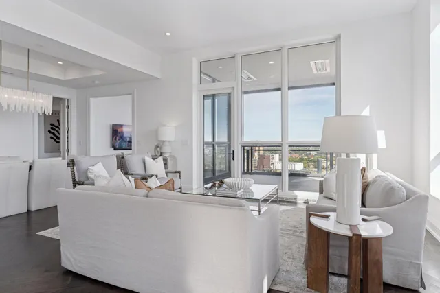 $1,695,000 | 1111 West River Parkway, Unit 26C, Minneapolis, MN 55415