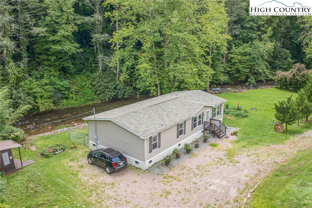 1270 Doe Creek Road Butler, TN 37640 - Photo 3 of 45 Gallery Image 3