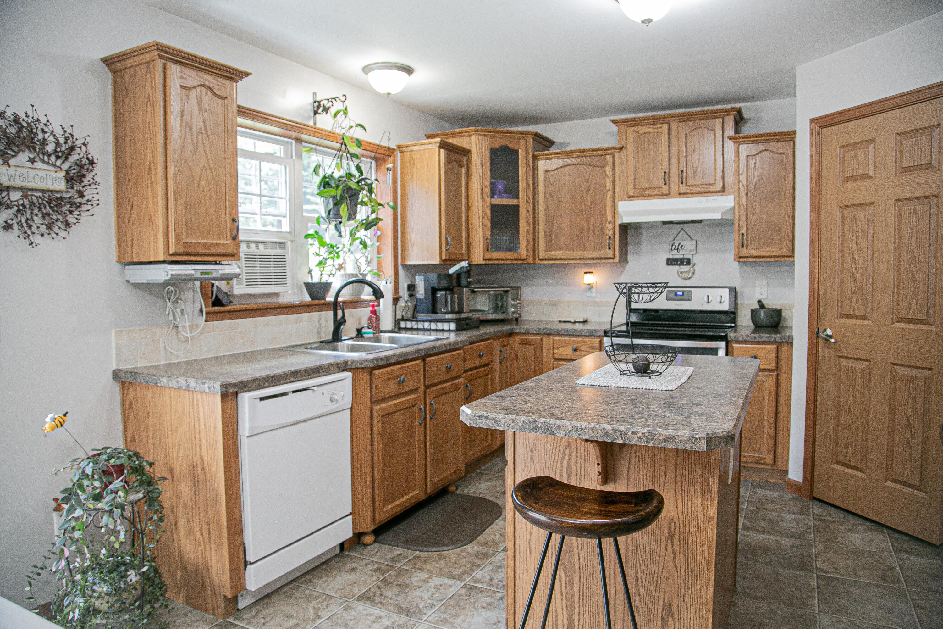 113 Jenkins Road Saco, ME 04072 - Photo 10 of 34 113 Jenkins-04