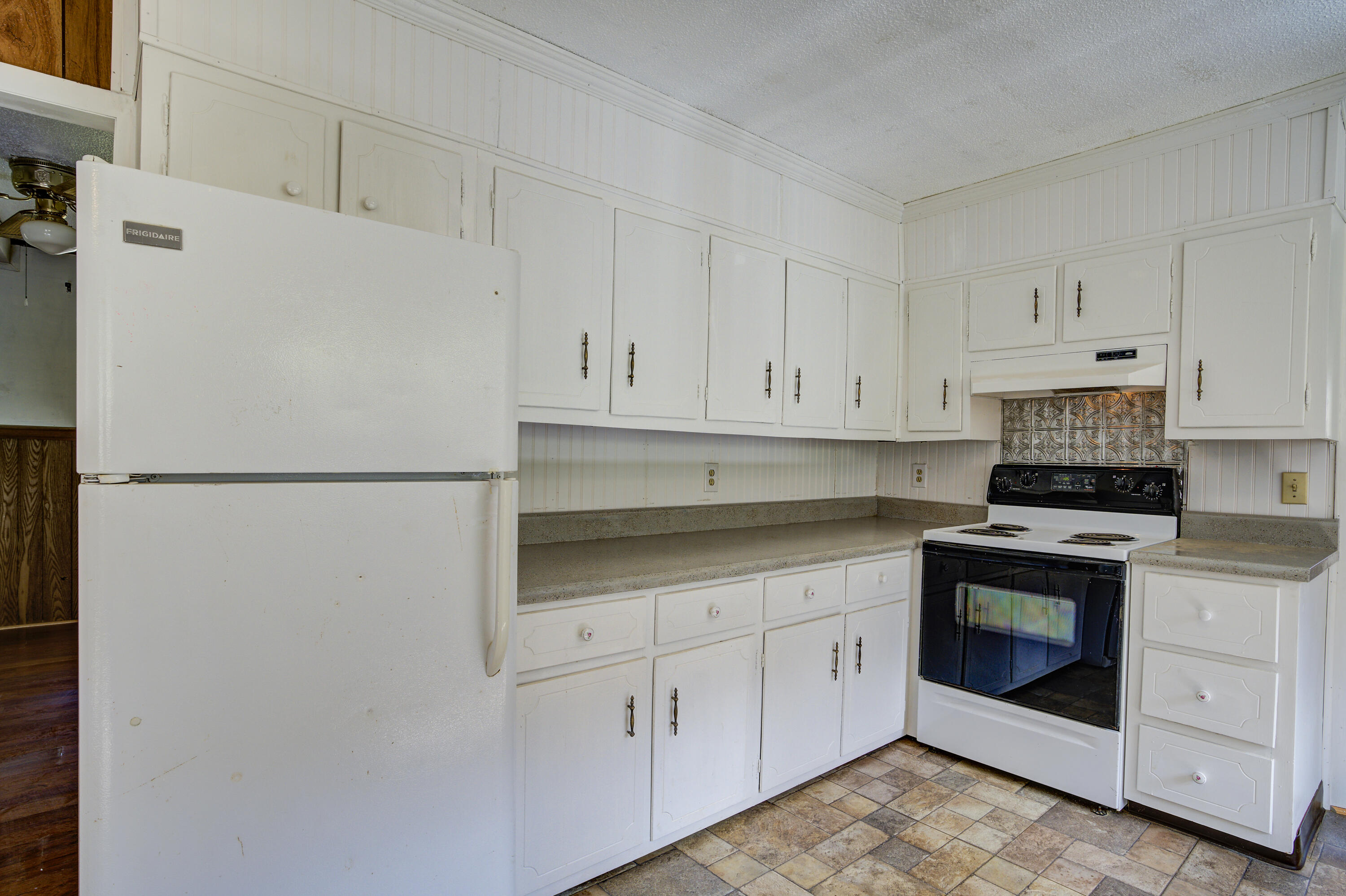 288 Shell Creek Road Roan Mountain, TN 37687 - Photo 14 of 31 Kitchen