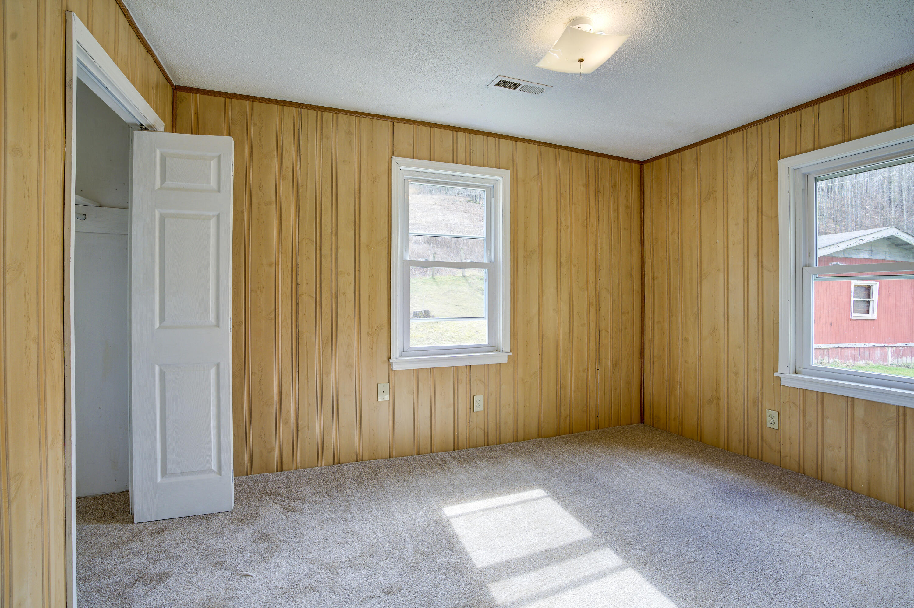 288 Shell Creek Road Roan Mountain, TN 37687 - Photo 25 of 31 Bedroom