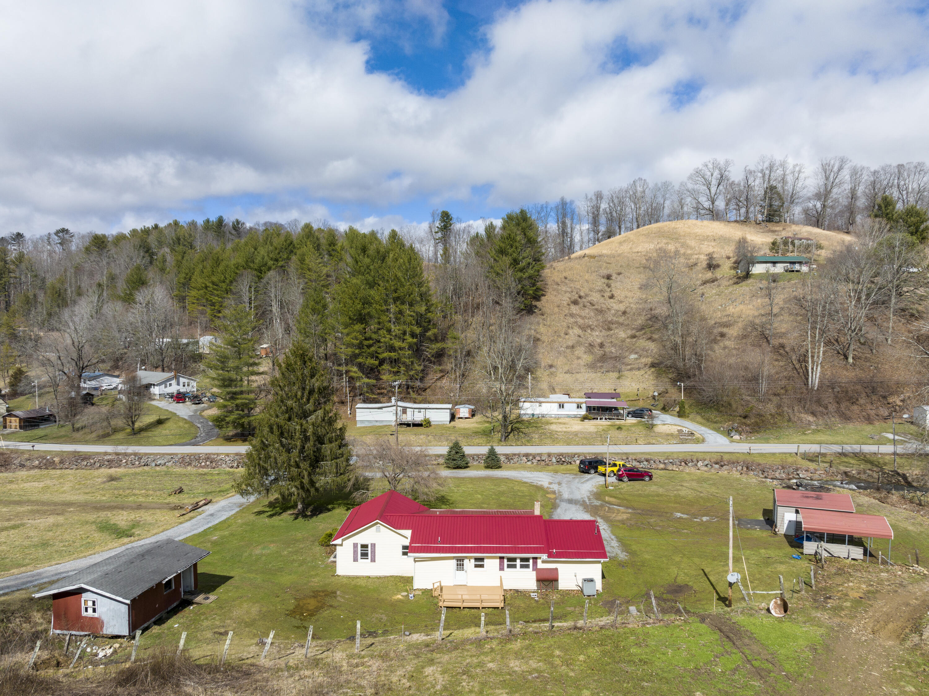 288 Shell Creek Road Roan Mountain, TN 37687 - Photo 8 of 31 Back of home