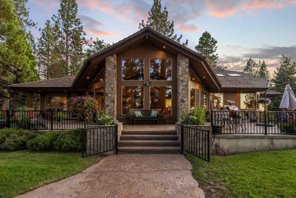 11539 Kestrel Road Klamath Falls, OR 97601 - Photo 61 of 72 11539KestrelRd.-Twilight-19