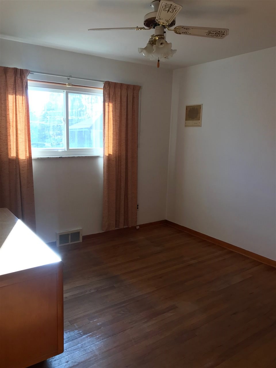 24641 Grove Eastpointe Mi 48021 Eastpointe, MI 48021 - Photo 14 of 25