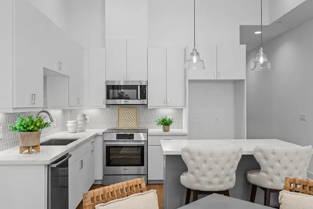 $785,000 | 2505 Bluebonnet Lane, Unit 16, Austin, TX 78704