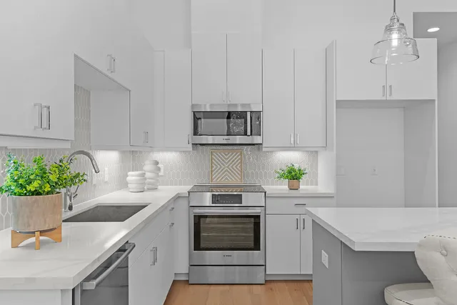 $785,000 | 2505 Bluebonnet Lane, Unit 16, Austin, TX 78704