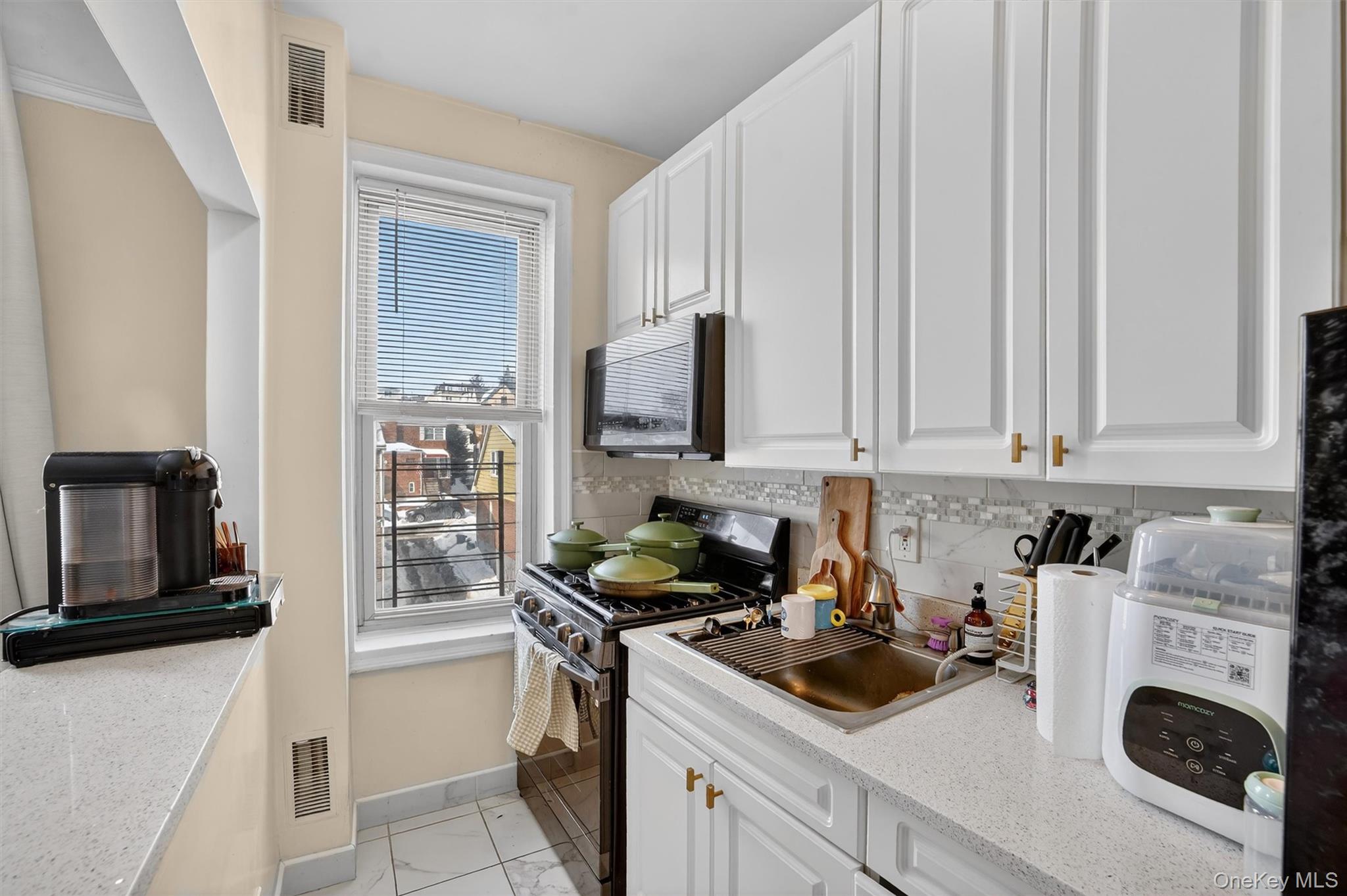 219 Bronx River Road, Unit 4N Yonkers, NY 10704 - Photo 8 of 30