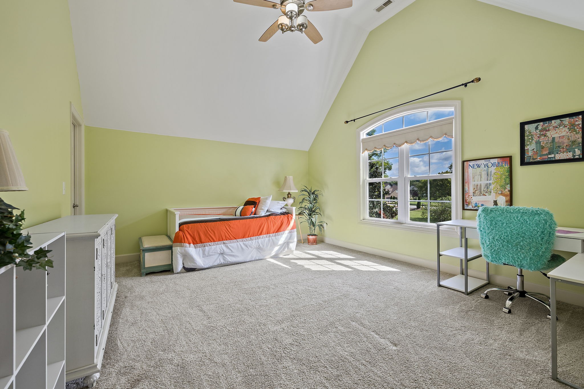 1420 Hunter Road Franklin, TN 37064 - Photo 33 of 57 a living room with furniture and a table