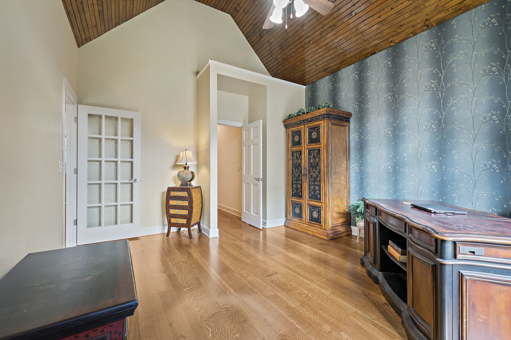 1420 Hunter Road Franklin, TN 37064 - Photo 9 of 57 a view of a livingroom with wooden floor and furniture
