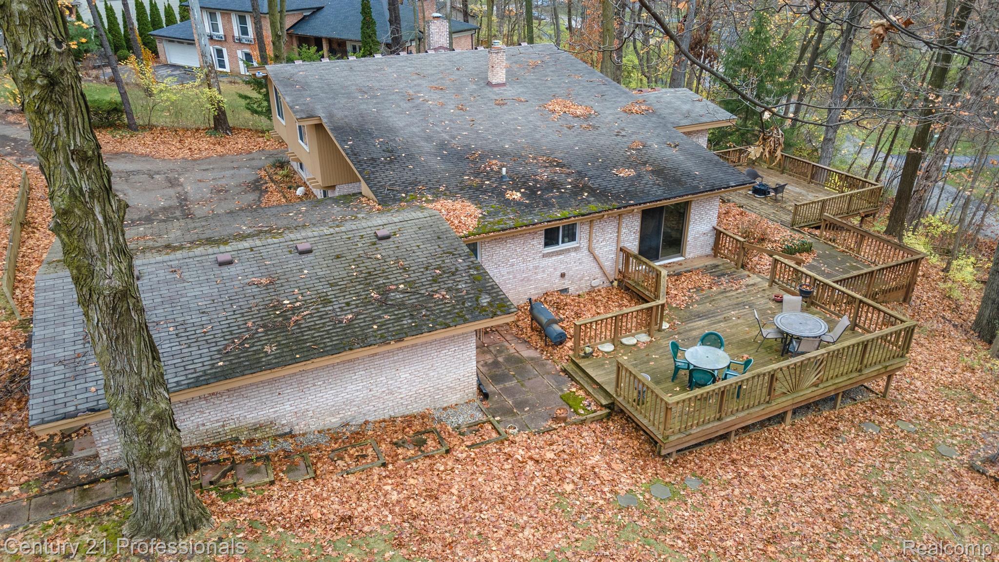 28664 West 12 Mile Road Farmington, MI 48334 - Photo 49 of 49 Privacy, space & the beauty of nature. Welcome!