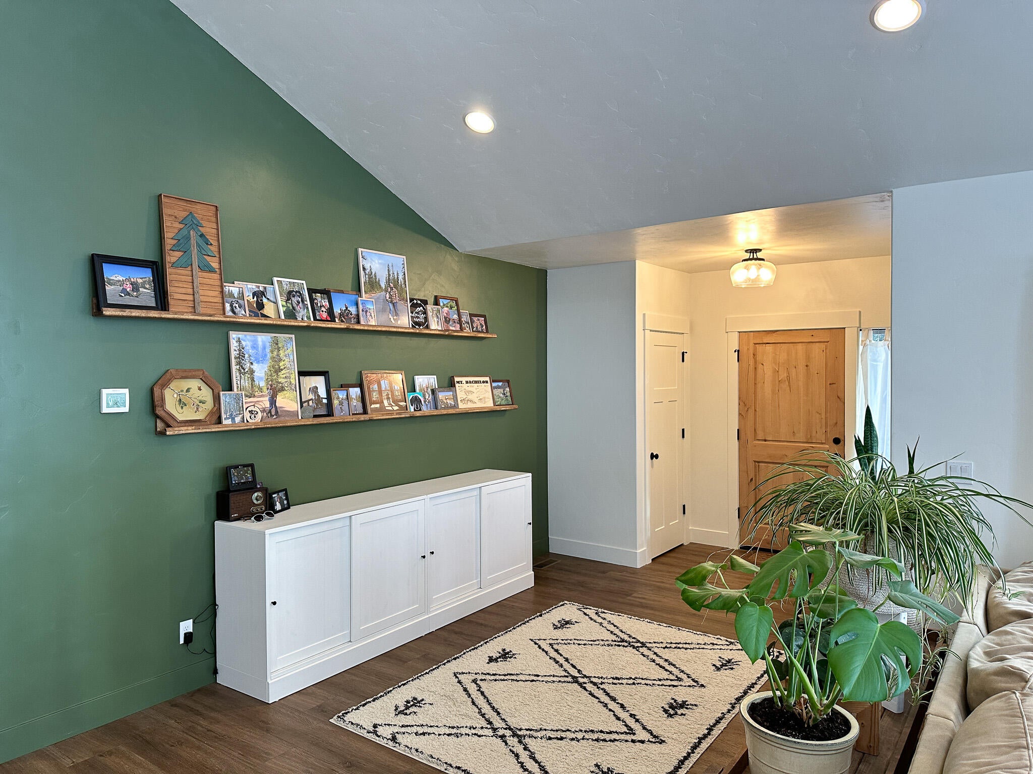 54812 Pine Crest Road Bend, OR 97707 - Photo 8 of 50 MooneyHouse-5