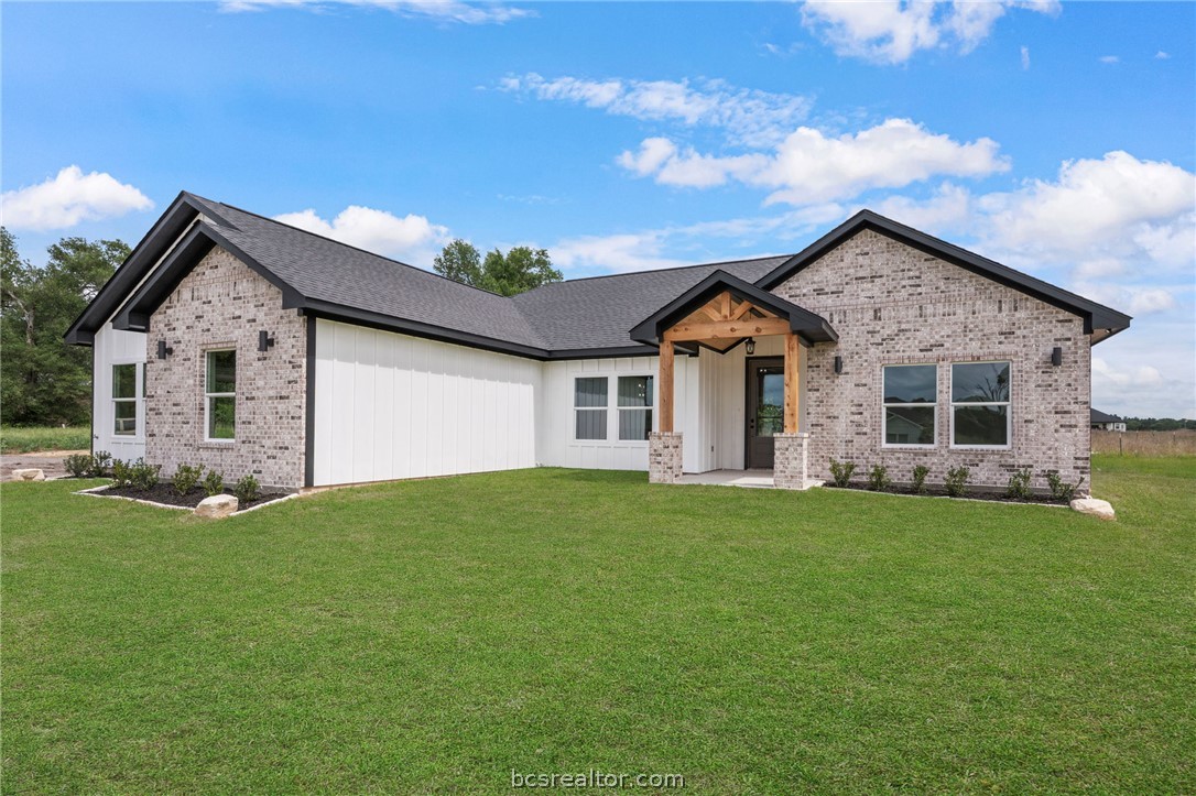 4432 Collton Lane Franklin, TX 77856 - Photo 2 of 28