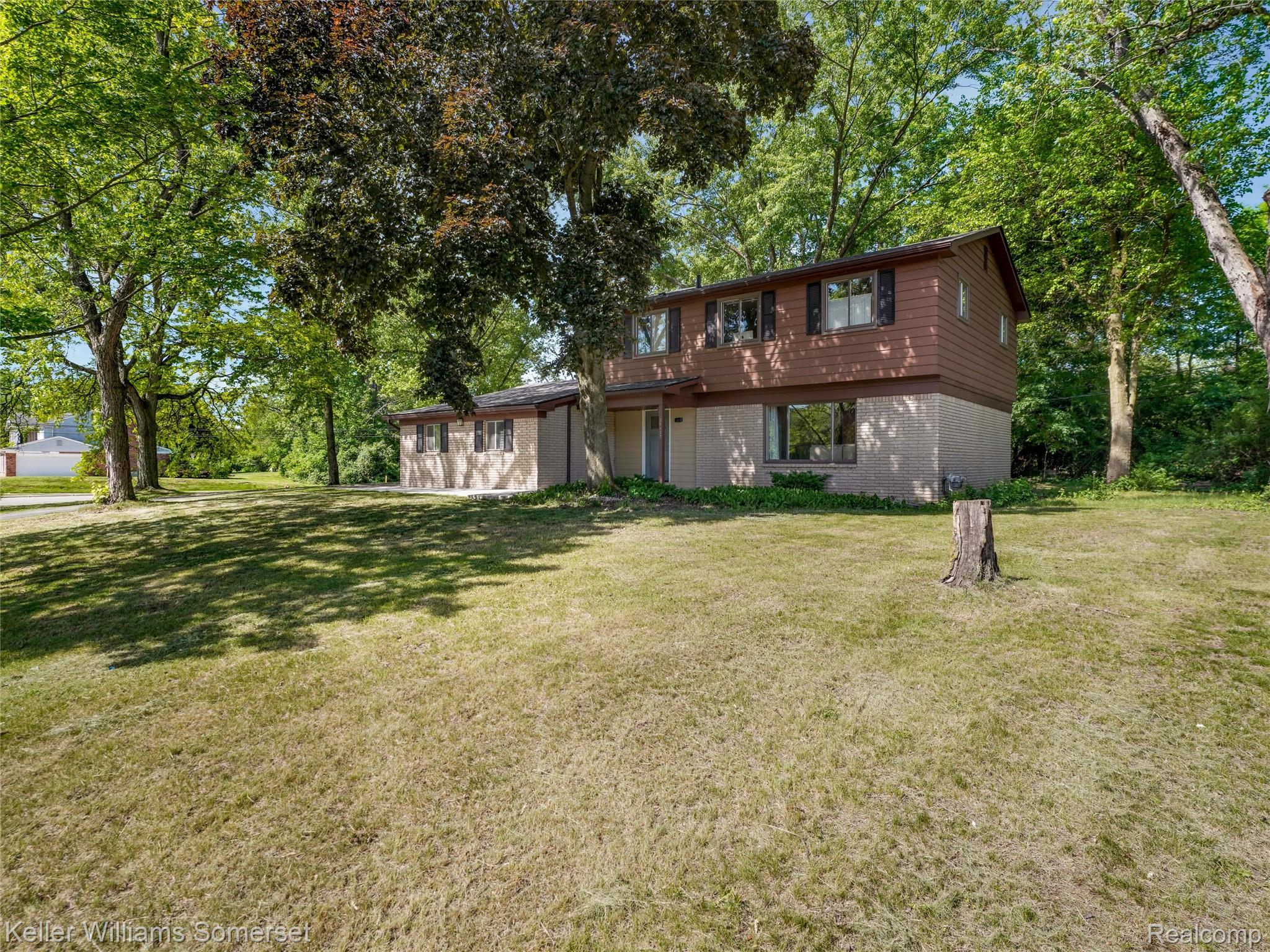 29523 Ravenscroft Farmington, MI 48331 - Photo 33 of 33 33-29523 Ravenscroft 0032.jpg