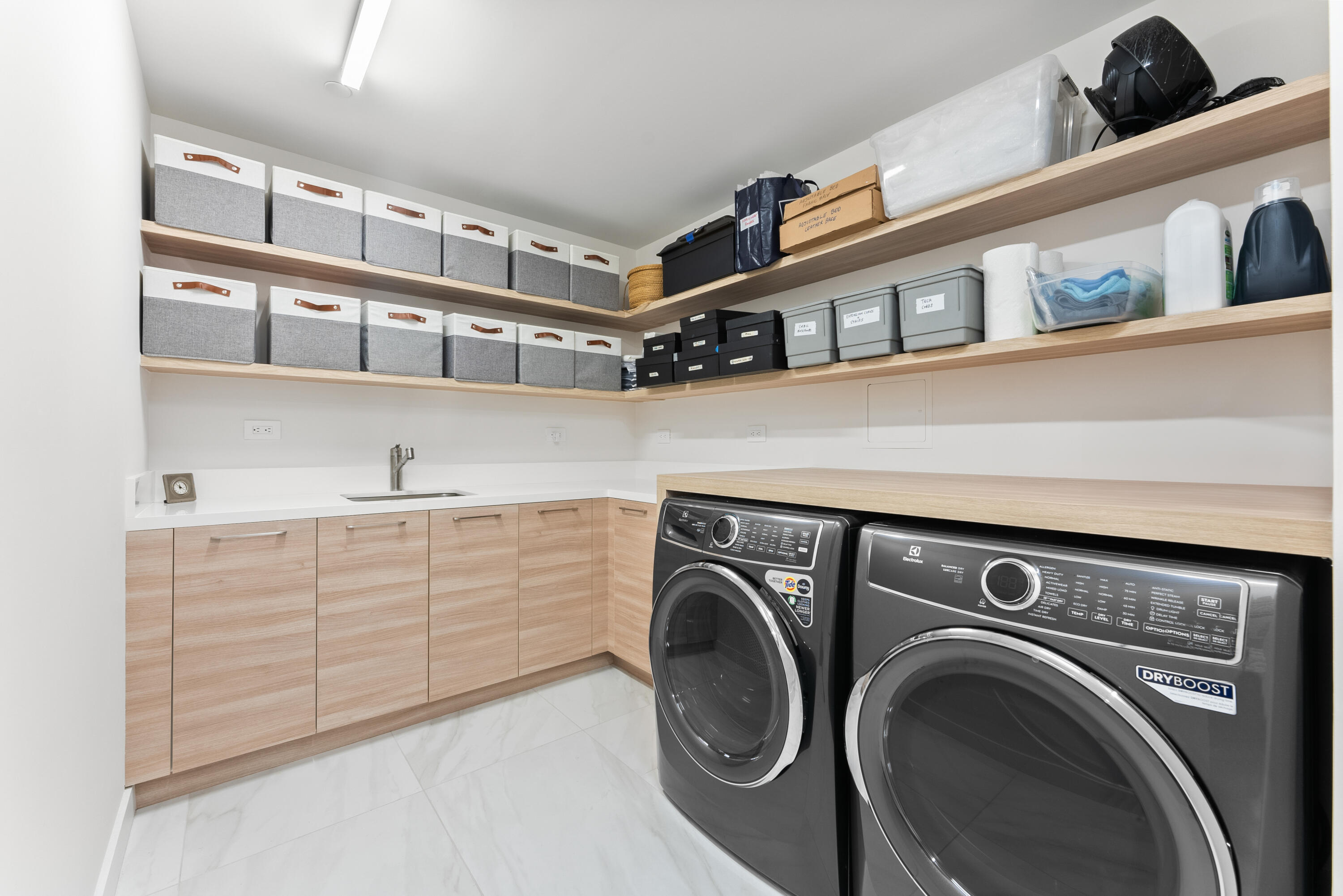 210 Southeast Mizner Boulevard, Unit 301 Boca Raton, FL 33432 - Photo 26 of 65 Laundry Room