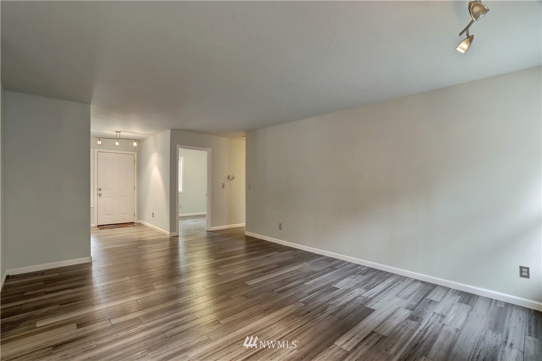 3216 201st Place Southeast Bothell, WA 98012 - Photo 8 of 17