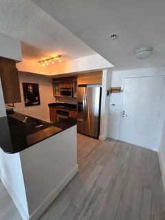 $4,400 | 325 South Biscayne Boulevard, Unit 3719, Miami, FL 33131