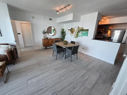 $4,400 | 325 South Biscayne Boulevard, Unit 3719, Miami, FL 33131