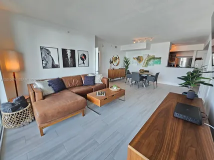 $4,400 | 325 South Biscayne Boulevard, Unit 3719, Miami, FL 33131