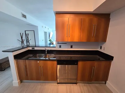 $4,400 | 325 South Biscayne Boulevard, Unit 3719, Miami, FL 33131