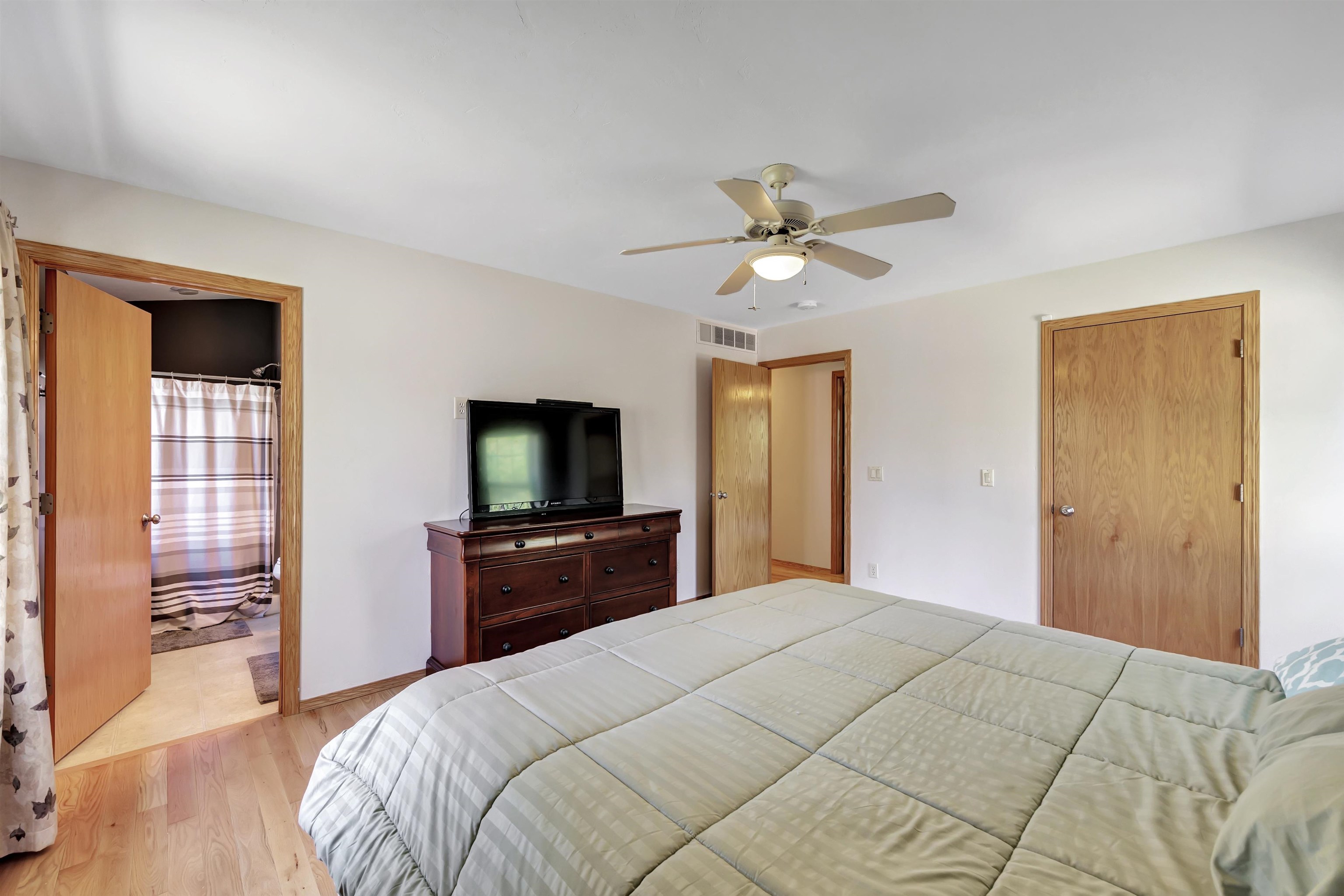 5142 Menominee Line Road Gillett, WI 54124 - Photo 13 of 52