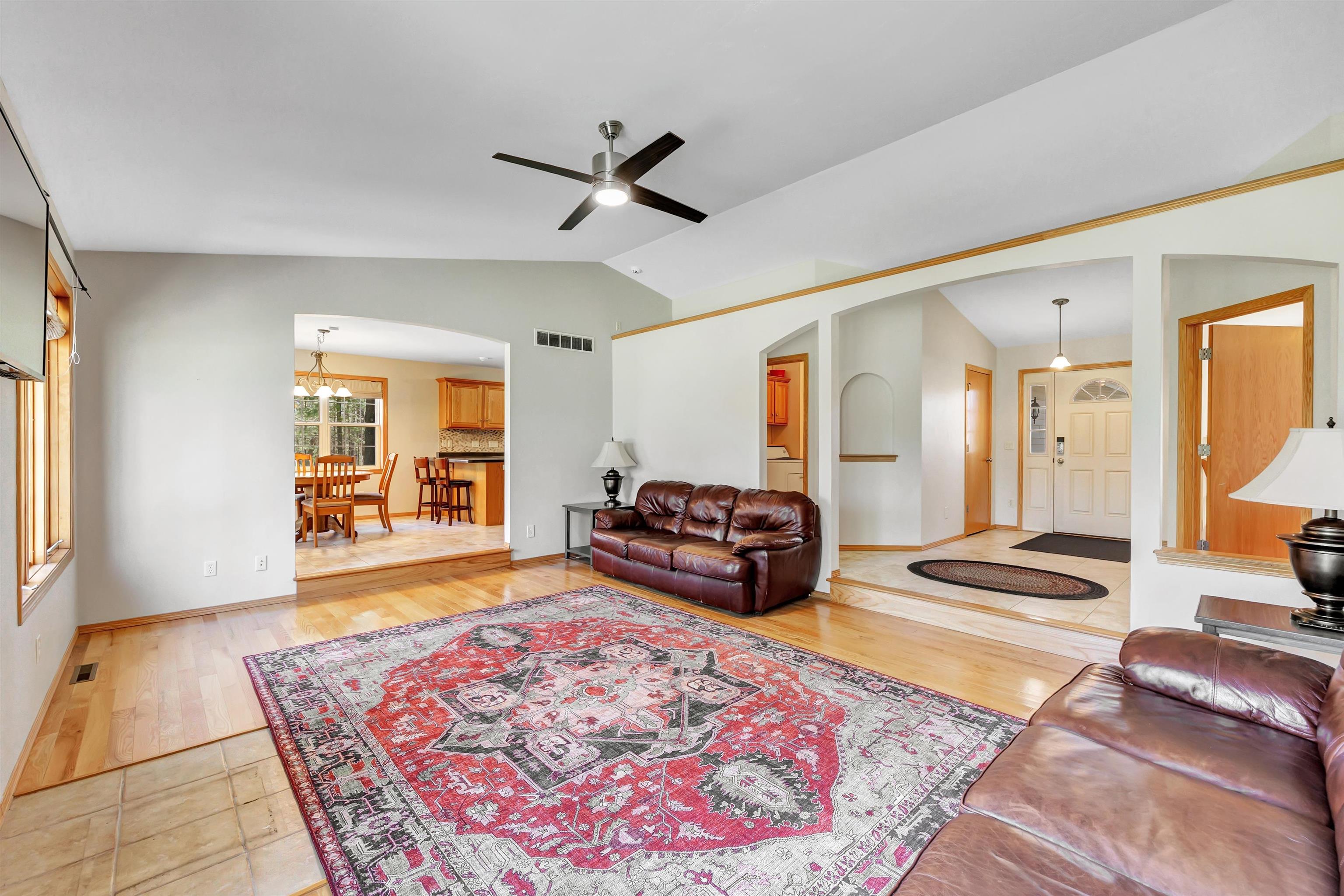 5142 Menominee Line Road Gillett, WI 54124 - Photo 4 of 52