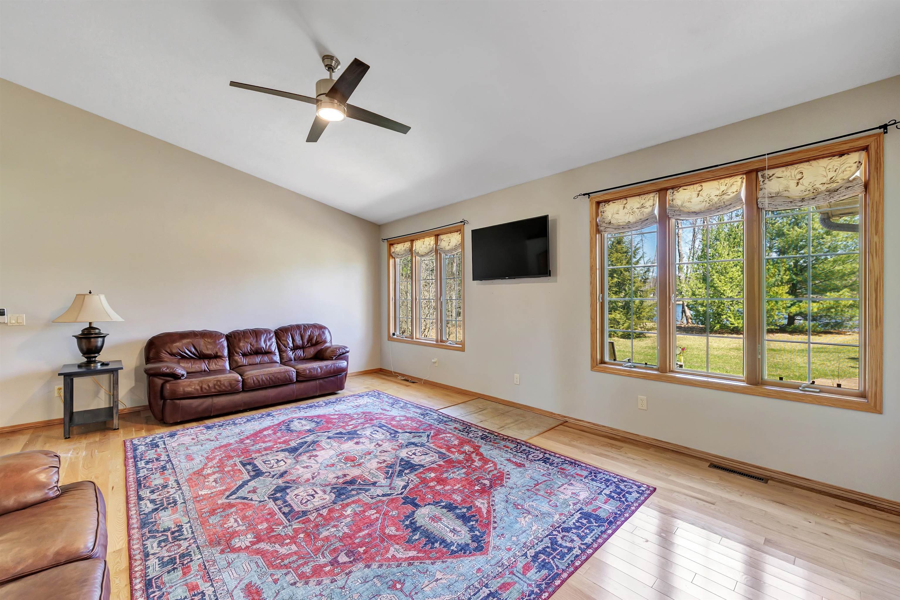 5142 Menominee Line Road Gillett, WI 54124 - Photo 5 of 52