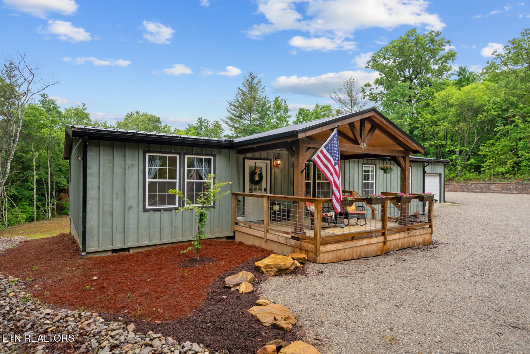 909 Remington Road Jamestown, TN 38556 - Photo 3 of 42 Gallery Image 3